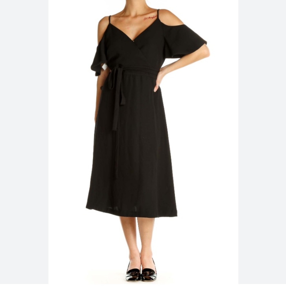Ann Taylor Fit & Flare Cold Shoulder Black Midi Dress Size: 6